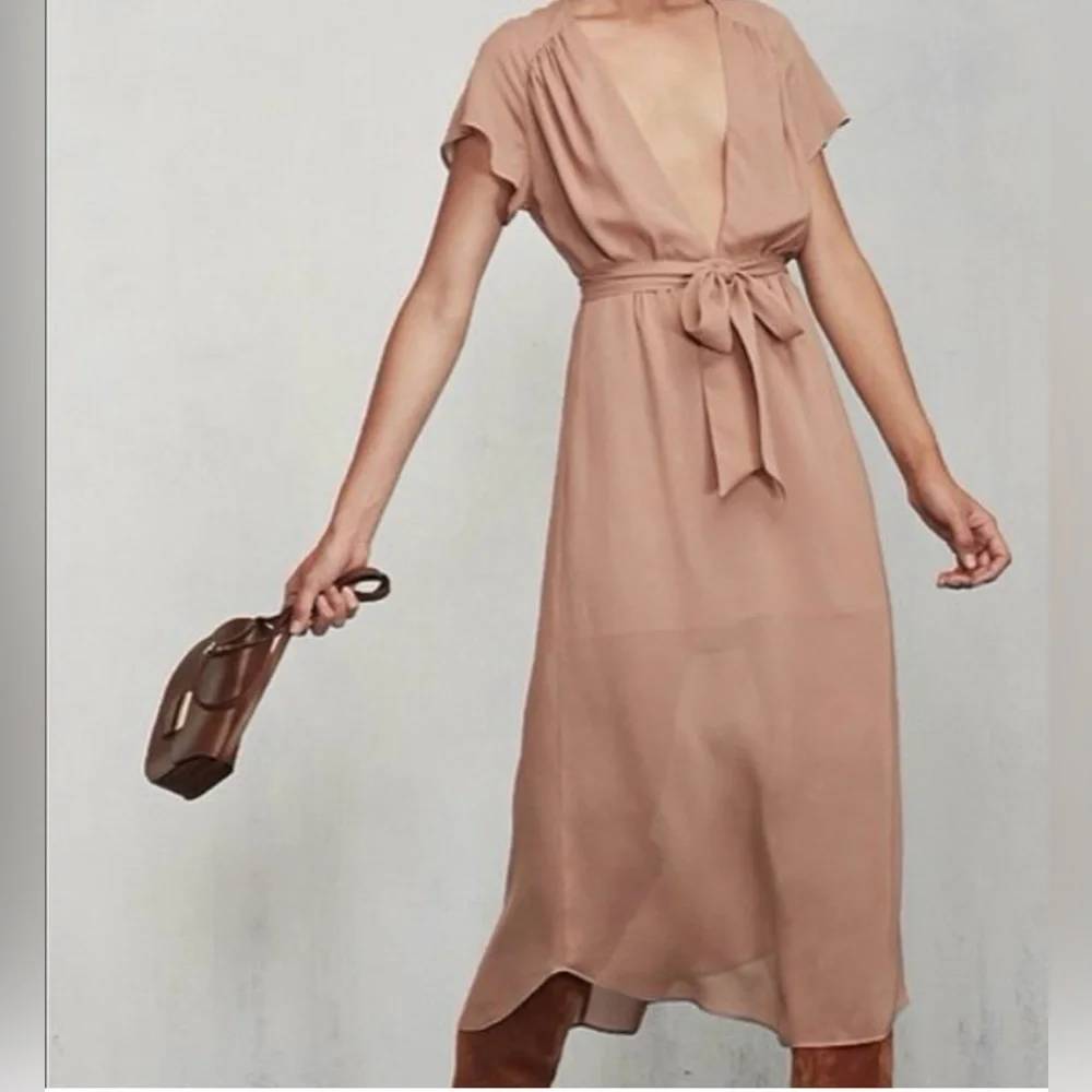 Reformation Thalia Dress in Tan. Women’s Size 6. Like new. Midi Dress.
